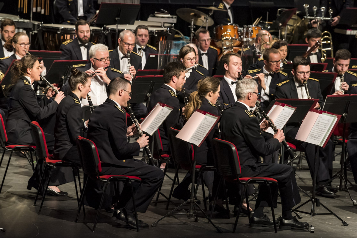 Orchestre-Armee-de-lair